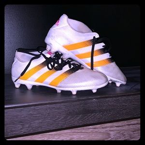 Soccer cleats